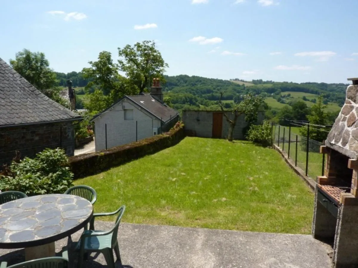 Holiday home Maison A Drugeac 4 Chambres, Jardin Et Animaux Acceptes - Fr-1-742-188