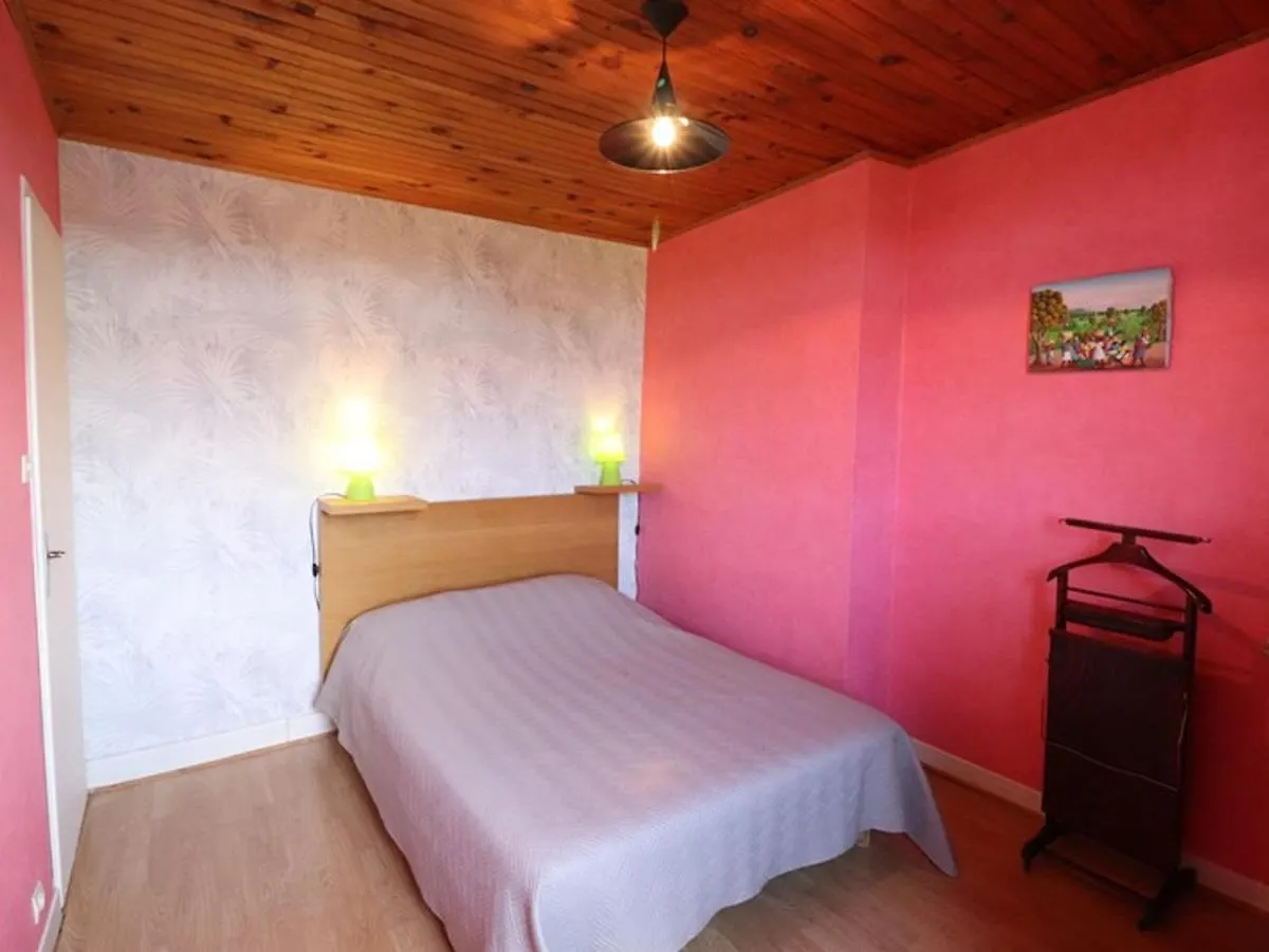 Holiday home Maison A Drugeac 4 Chambres, Jardin Et Animaux Acceptes - Fr-1-742-188